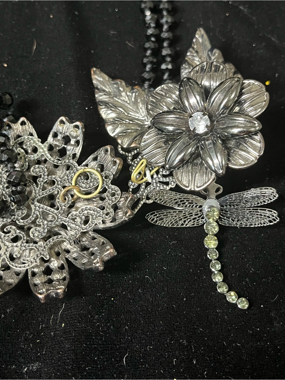 “Gothic Garden Party” Artisan Vintage Glass Floral Handwired Clasp Necklace - Picture 8 of 8